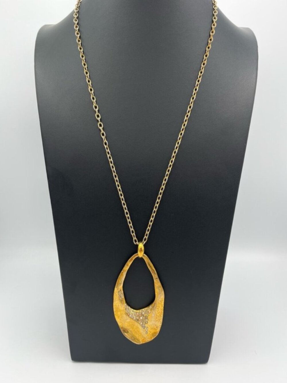 Alexis Bittar Signed Gold Hammered Statement Pendant Necklace 30” Chain - MINT